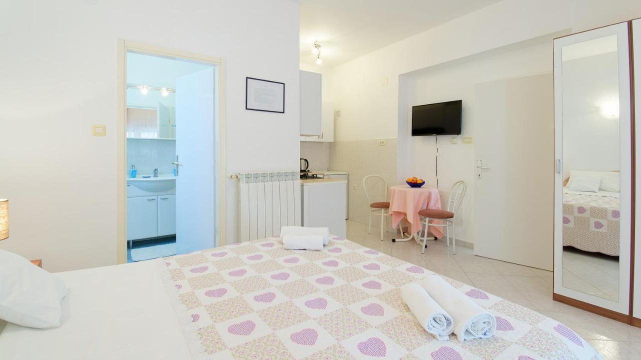 Apartments Susie By Rent Istria Umag Kültér fotó