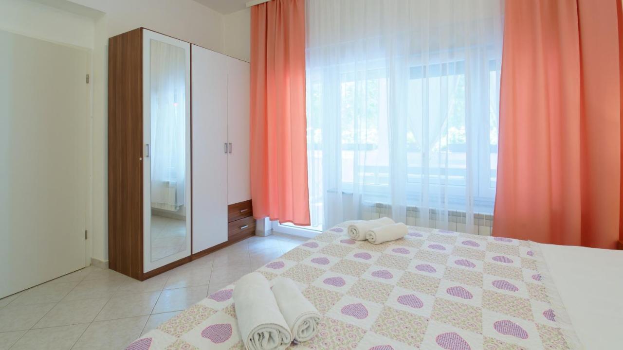 Apartments Susie By Rent Istria Umag Kültér fotó